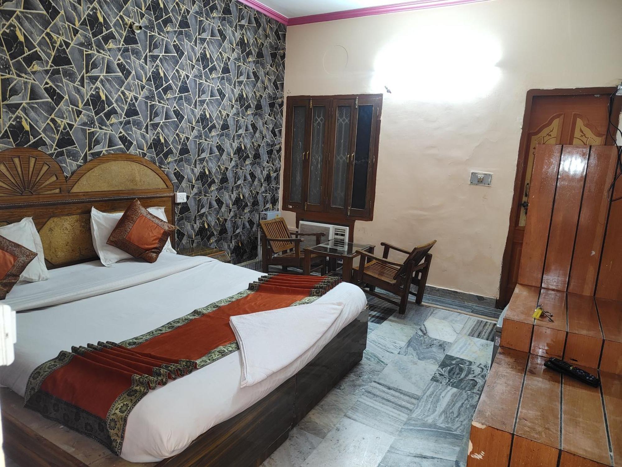 Divya Hotel Varanasi