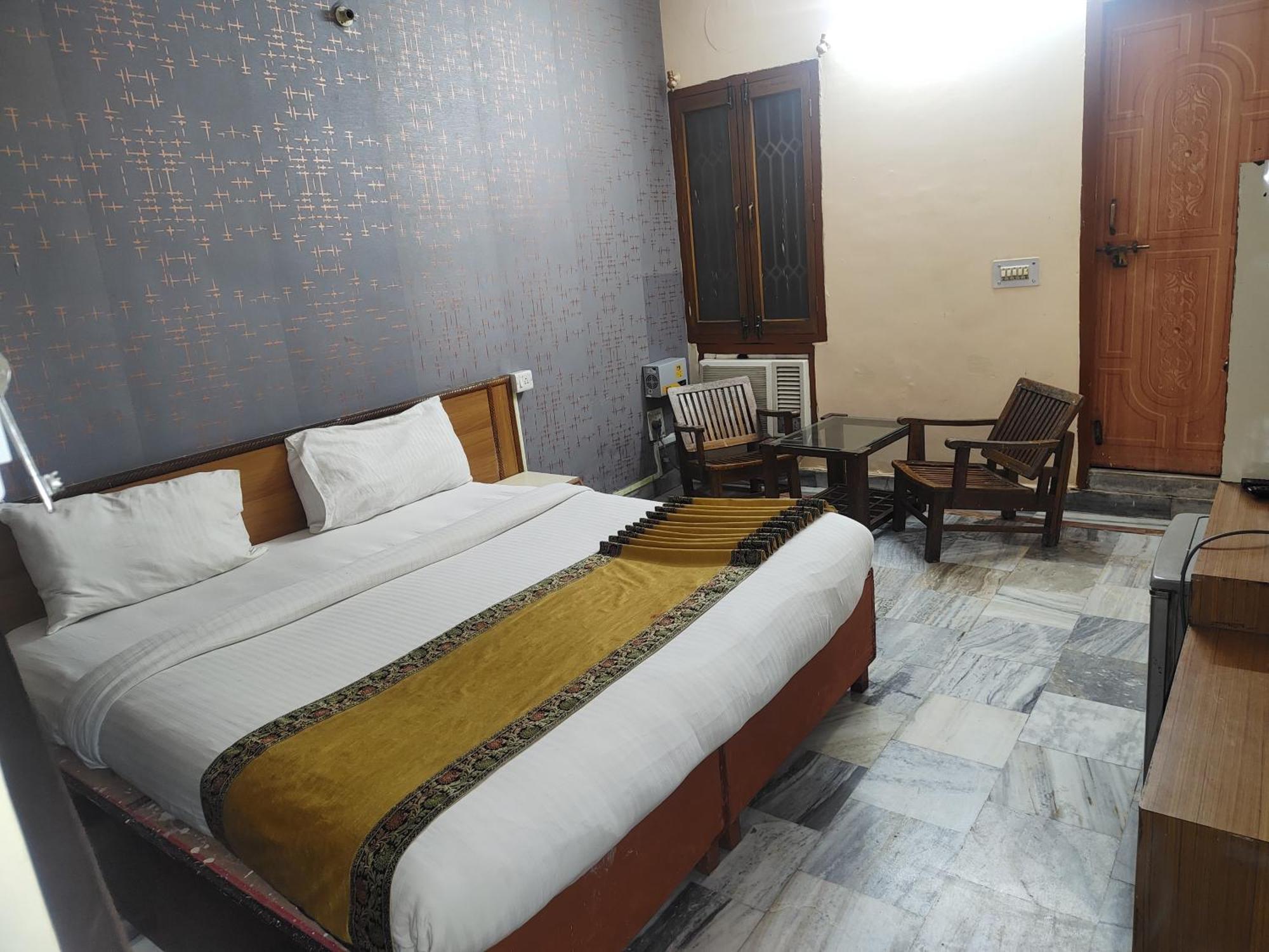 Hotel Divya