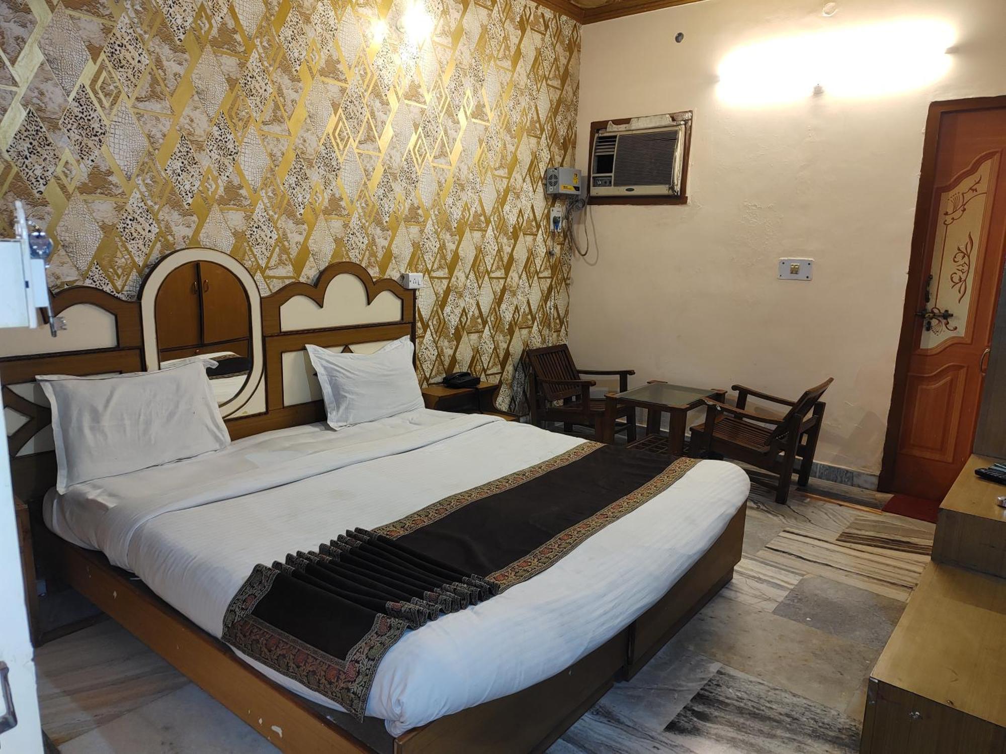 Divya Hotel Varanasi